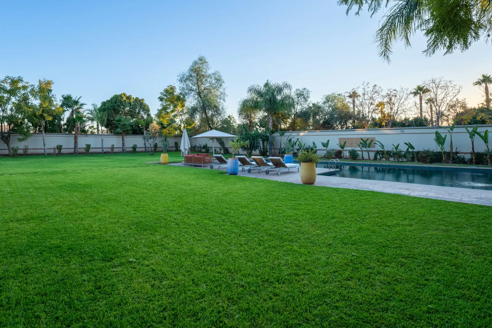 The garden and pool in front of the majlis